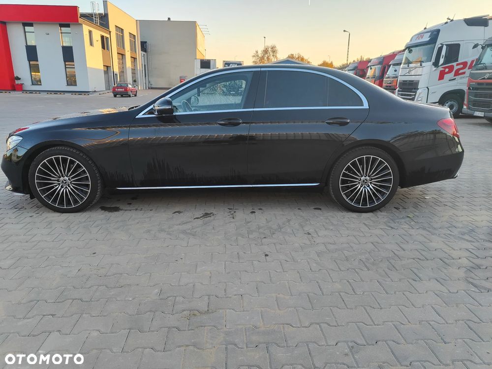 Mercedes-Benz Klasa E 220 d 4-Matic 9G-TRONIC - 11