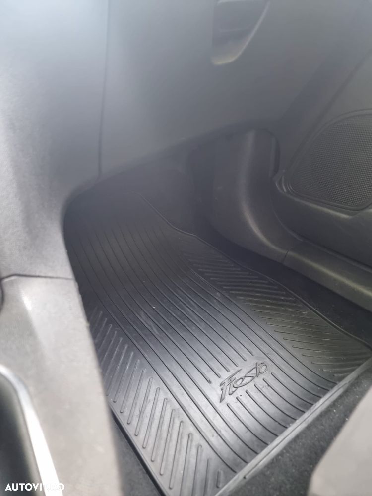Ford Fiesta - 13