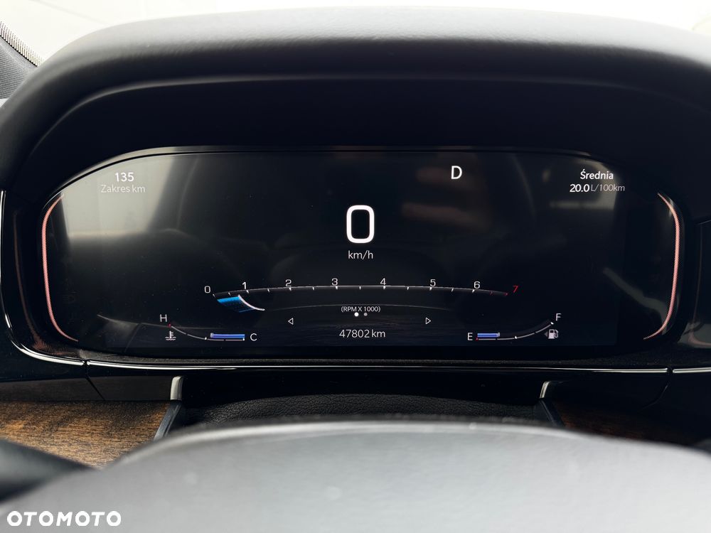 Jeep Grand Wagoneer - 32