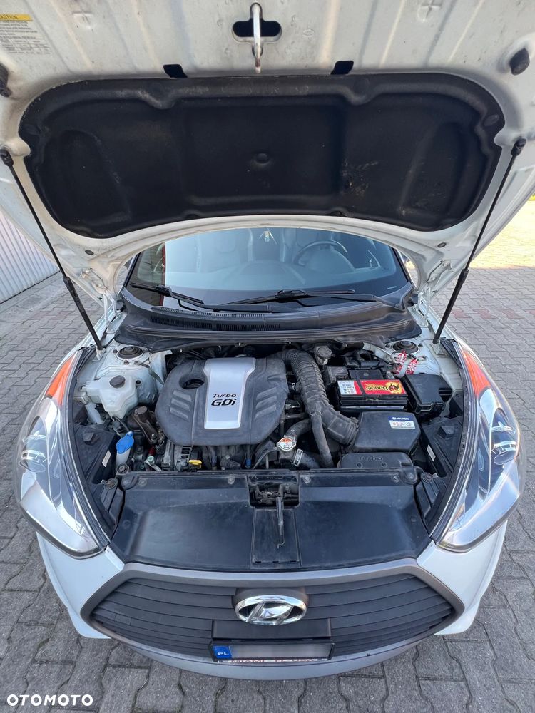 Hyundai Veloster - 11
