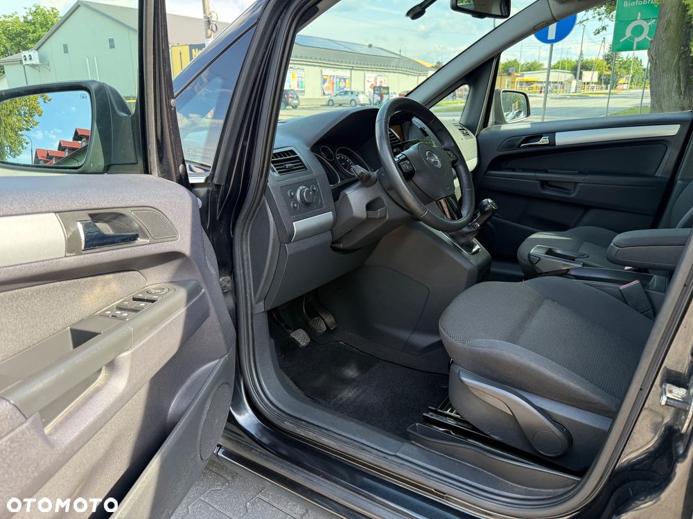 Opel Zafira 1.8 Cosmo - 17