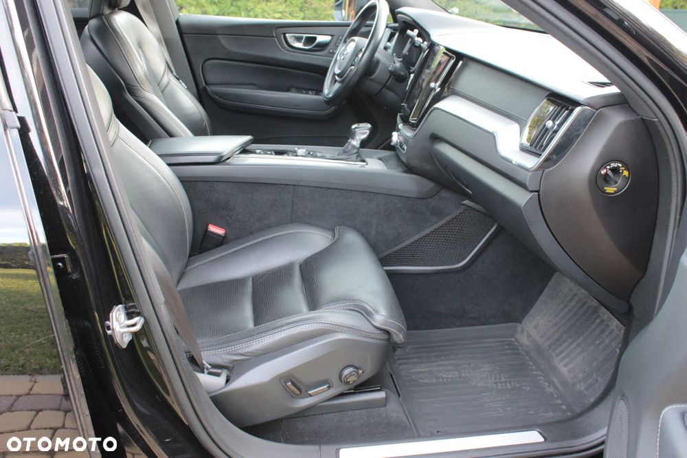 Volvo XC 60 D5 AWD Inscription - 11