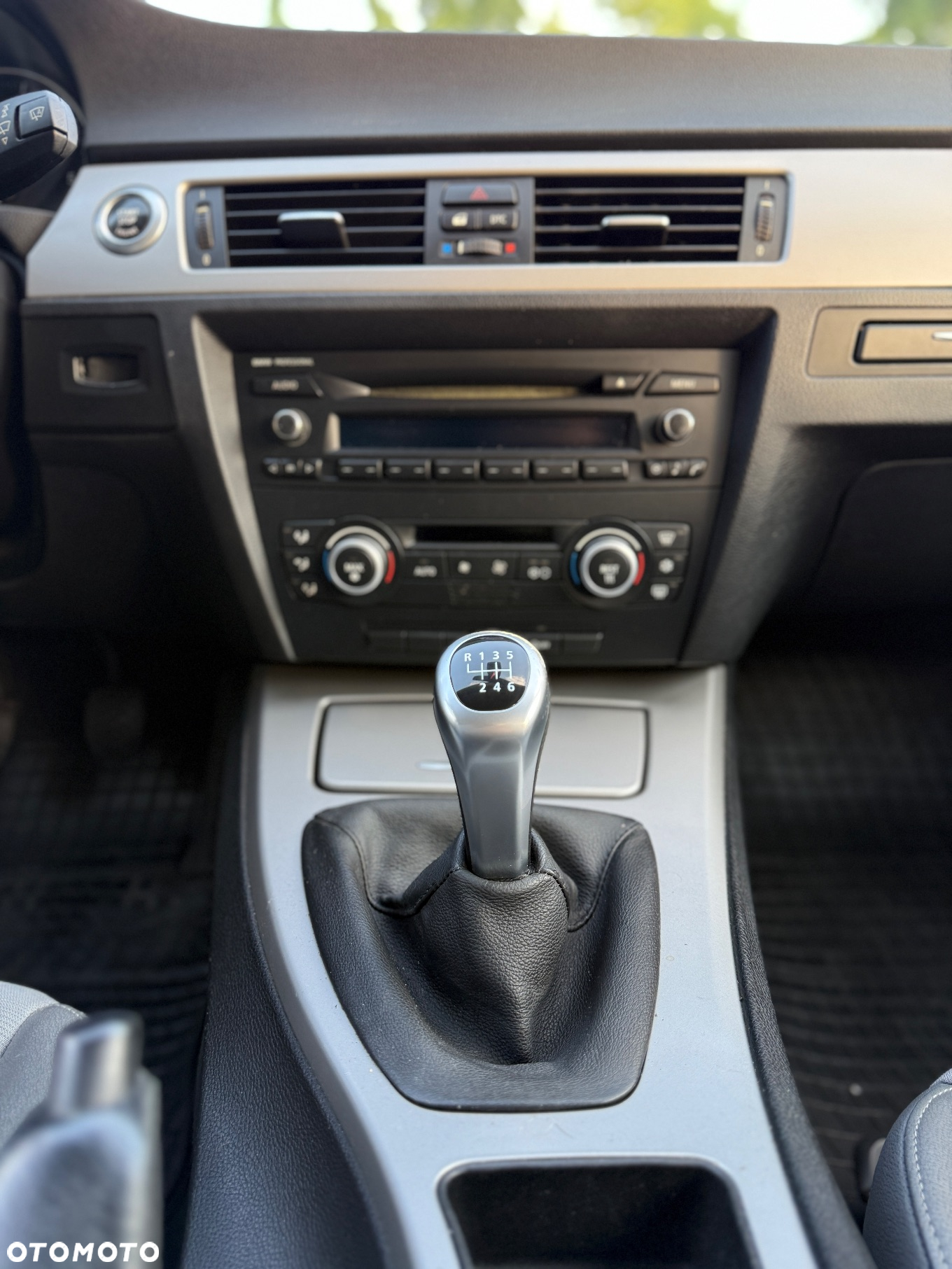 BMW Seria 3 320d DPF Touring - 13