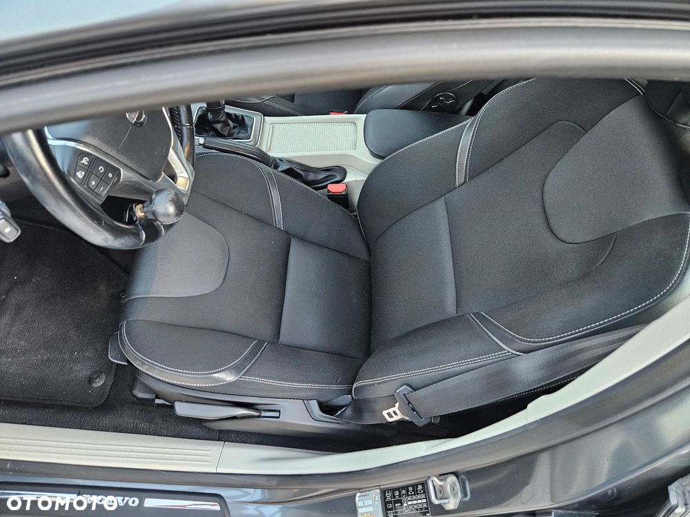 Volvo V40 D2 - 8