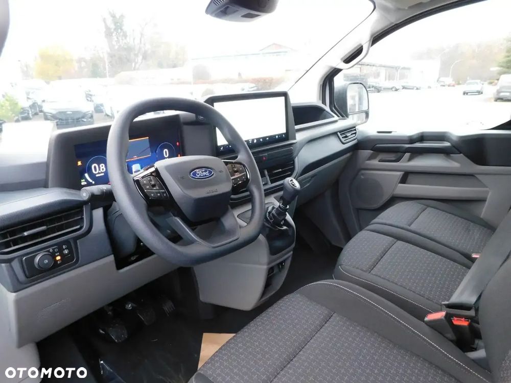 Ford Transit Custom Van - 15
