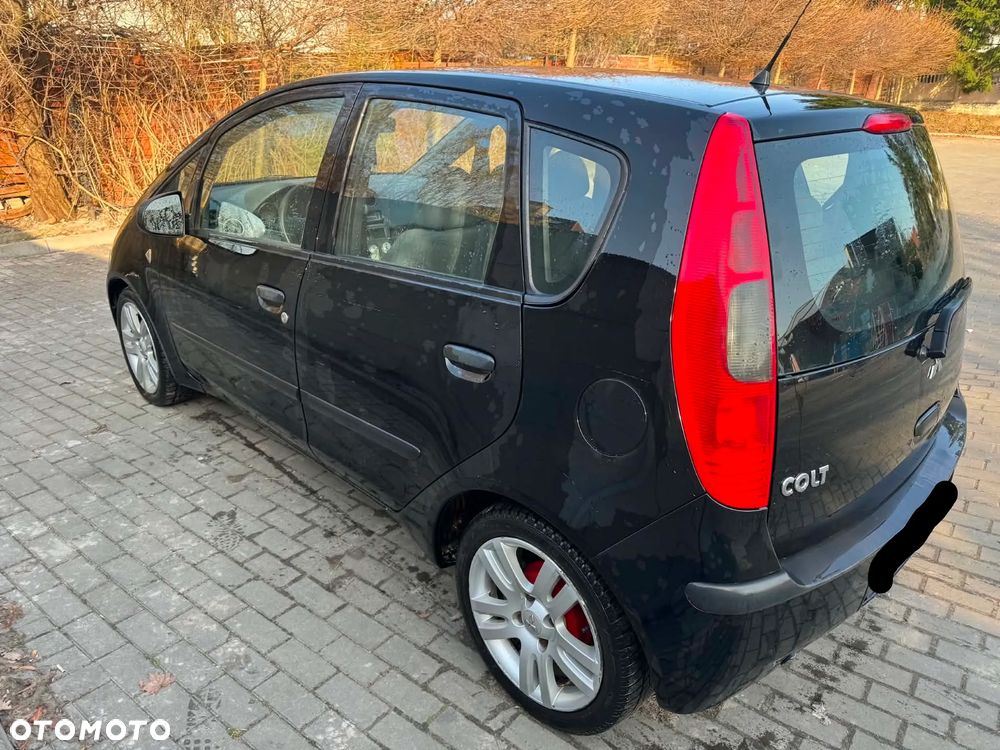 Mitsubishi Colt - 4