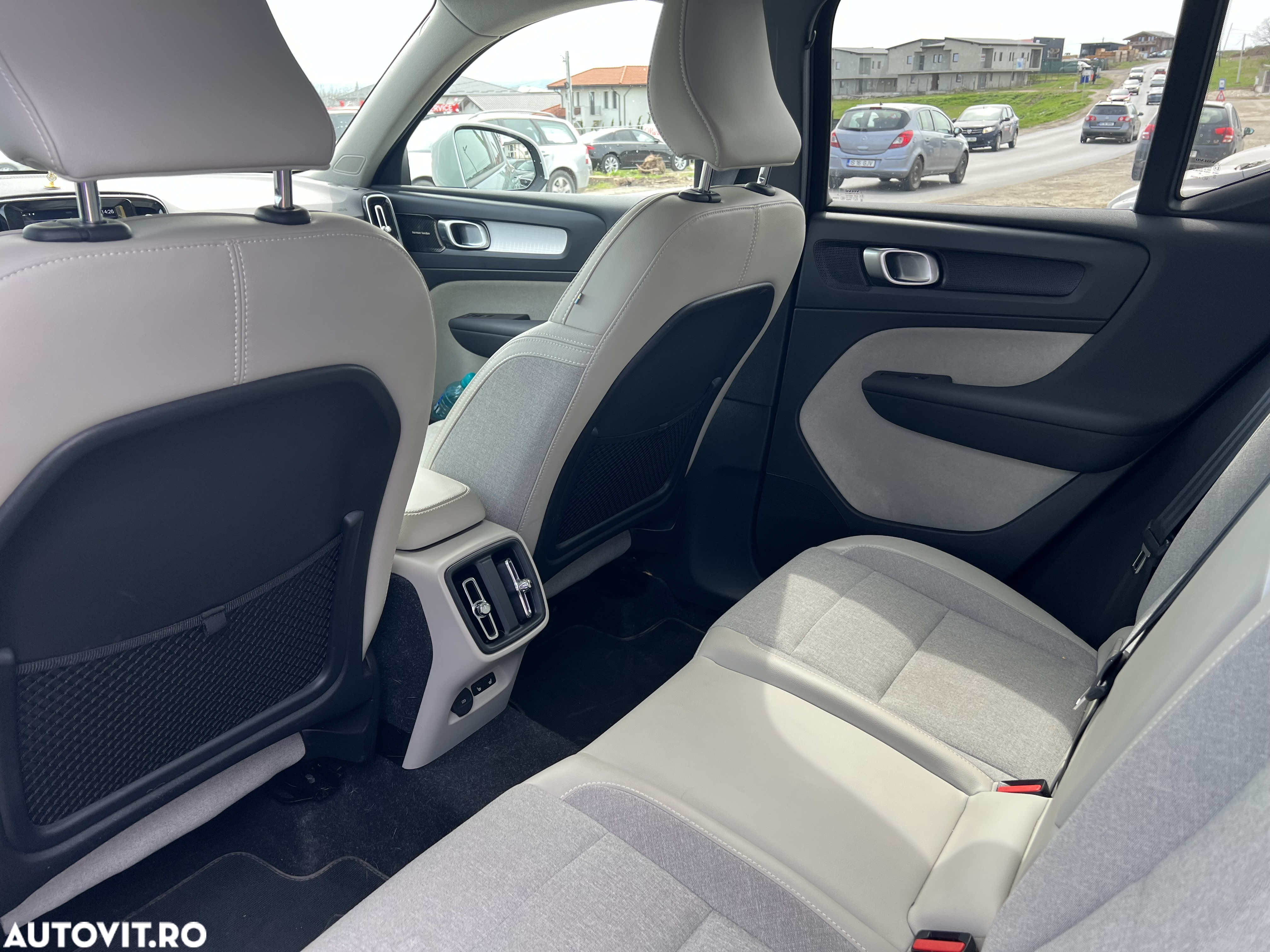 Volvo XC 40 D3 AWD Momentum Pro - 5