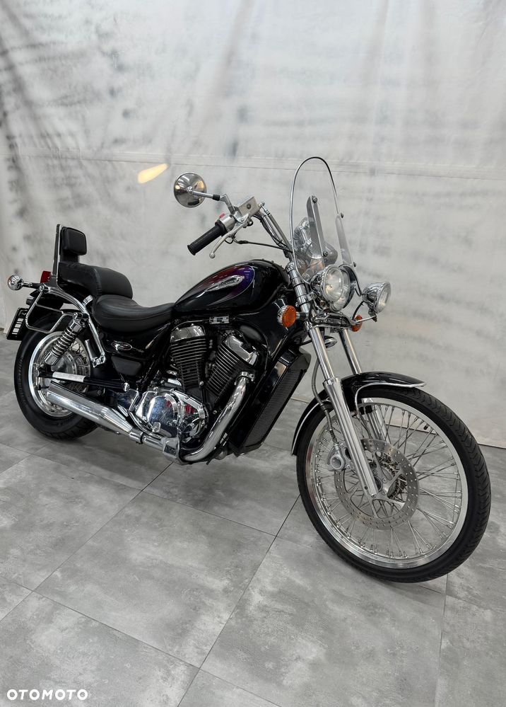 Suzuki Intruder - 16