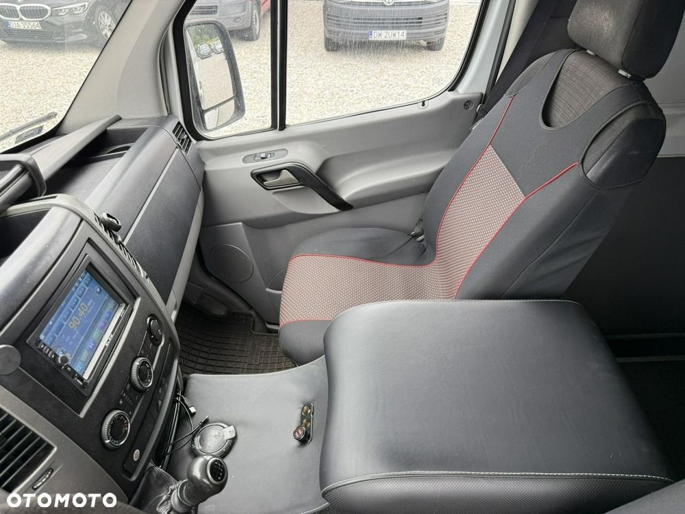 Mercedes-Benz Sprinter - 12