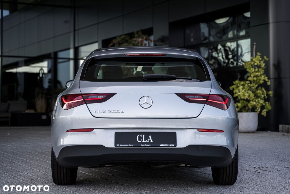 Mercedes-Benz CLA - 12