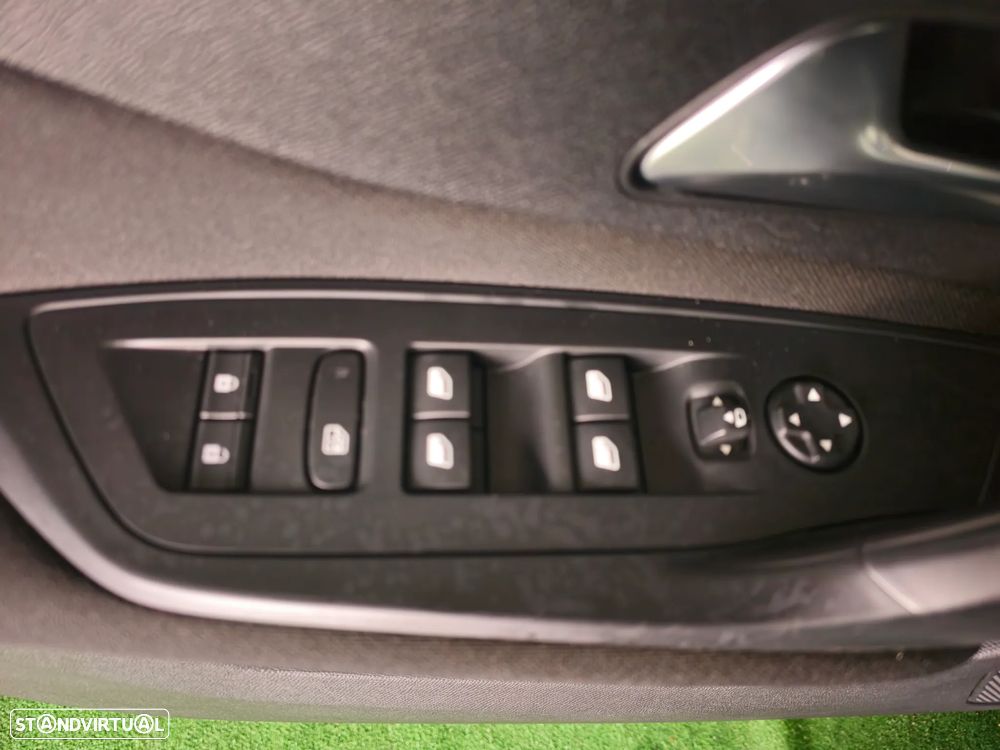 Peugeot 308 180 e-EAT8 GT - 20