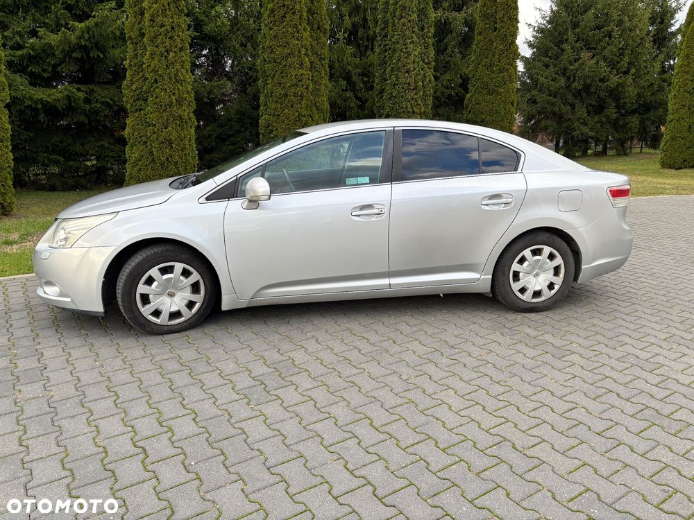 Toyota Avensis 1.8 Luna - 4
