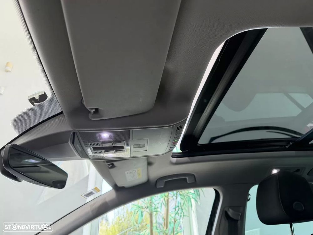VW Passat Variant 2.0 TDI Business - 23