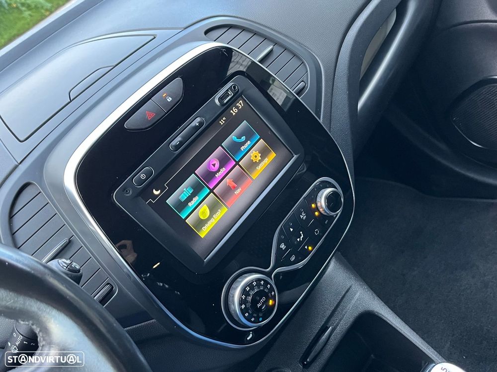 Renault Captur 0.9 TCE Initiale Paris - 29