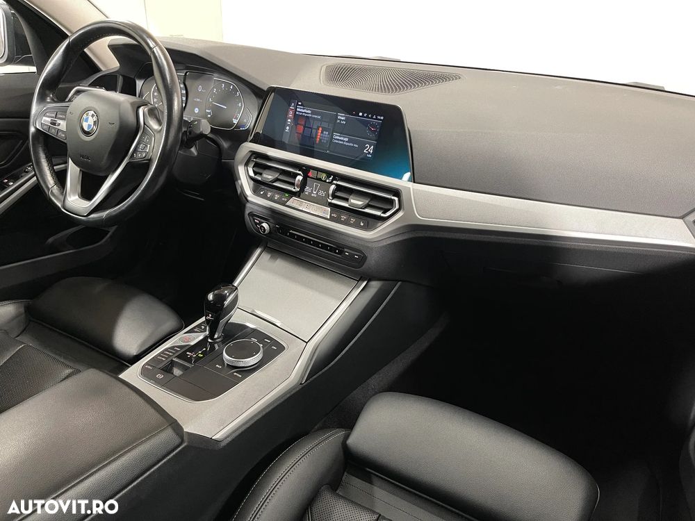 BMW Seria 3 320i xDrive AT - 9
