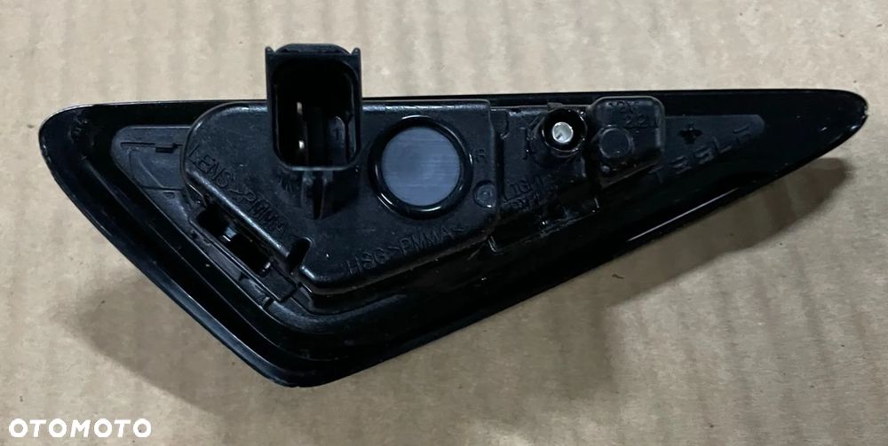 TESLA model Y 3 III lift kierunkowskaz prawy kamera 1495865-20-D - 3