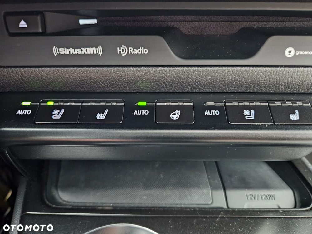 Lexus UX - 16