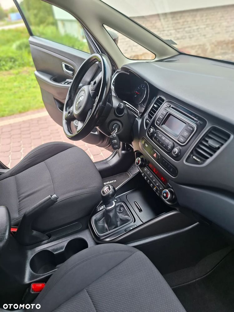 Kia Carens 1.6 GDI Dream Team Edition - 12