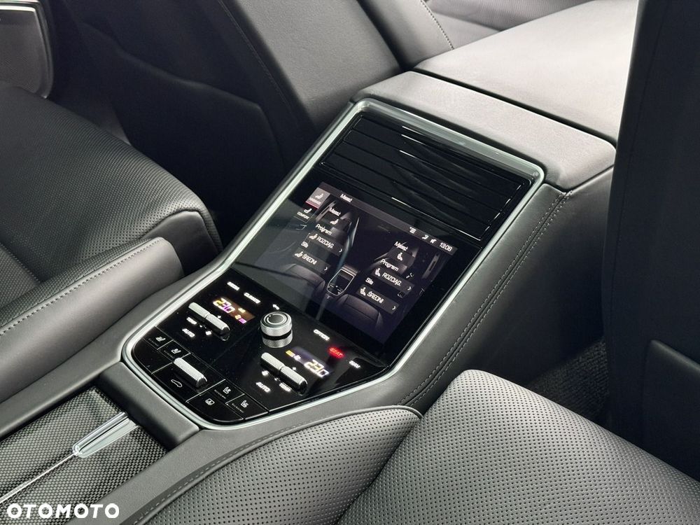 Porsche Panamera Turbo S - 28