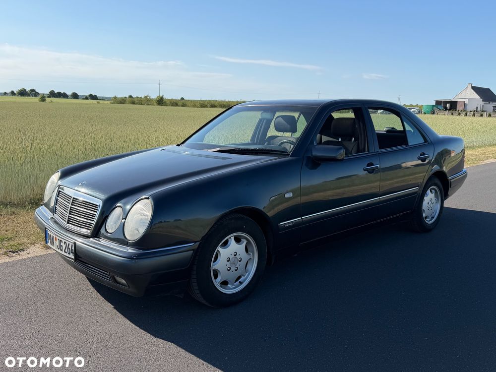 Mercedes-Benz Klasa E - 1