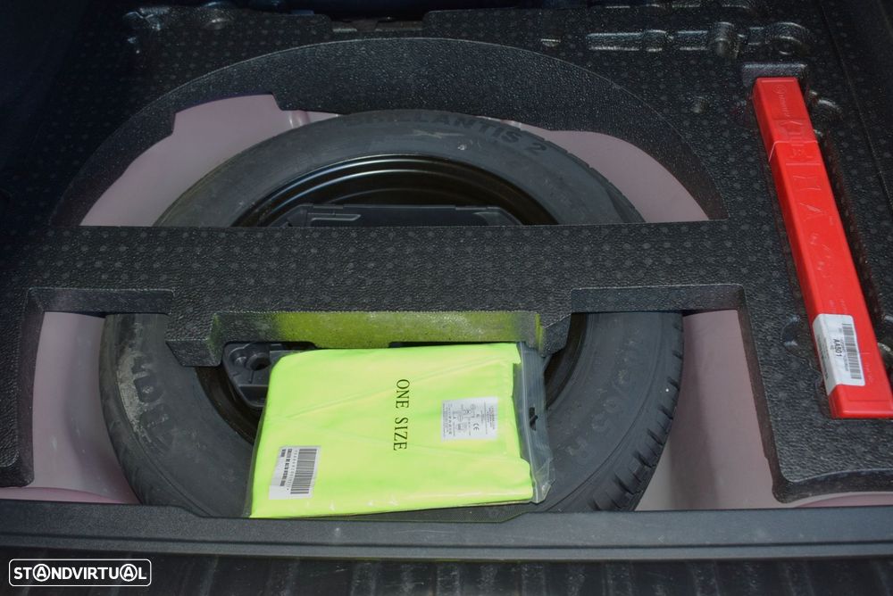 Peugeot 2008 1.2 PureTech Allure EAT6 - 38