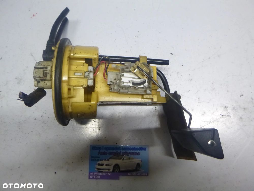 CZUJNIK POZIOMU PALIWA TOYOTA COROLLA VERSO II 2,0 D4D  77010-0F010   2004r - 1