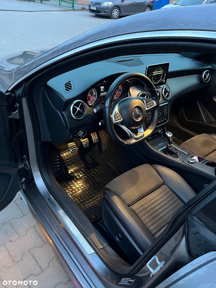 Mercedes-Benz CLA 250 AMG Line - 10