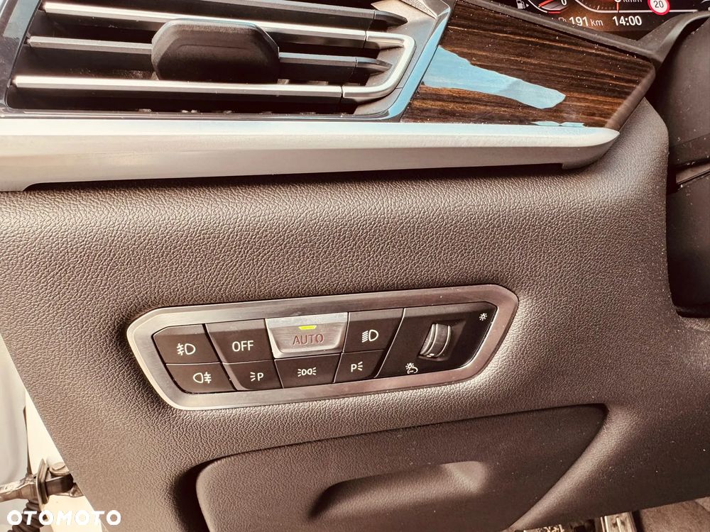 BMW X7 xDrive40i - 15