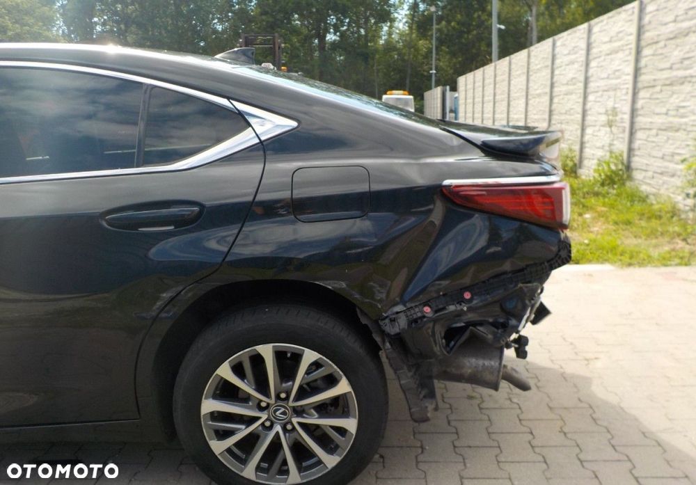 Lexus ES - 8