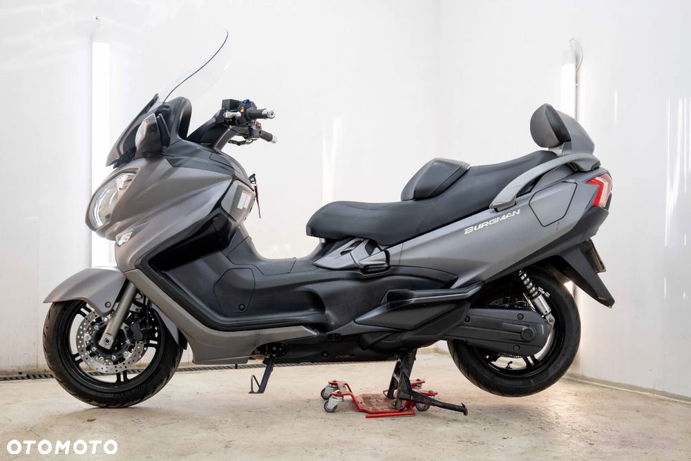 Suzuki Burgman - 9