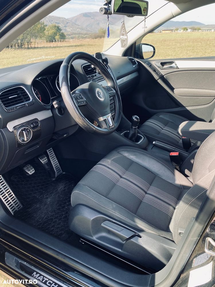 Volkswagen Golf - 6