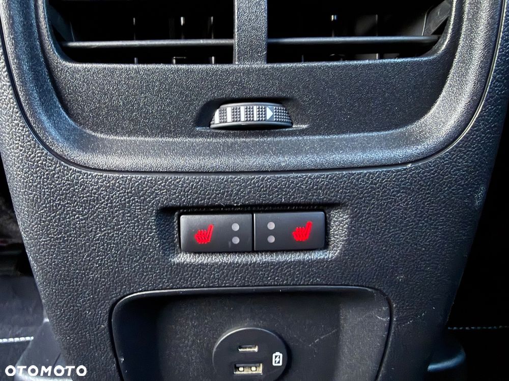 Ford Kuga 2.0 EcoBlue Hybrid ST-LINE X - 32