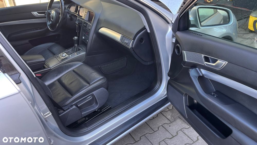 Audi A6 Limousine 2.4 - 12