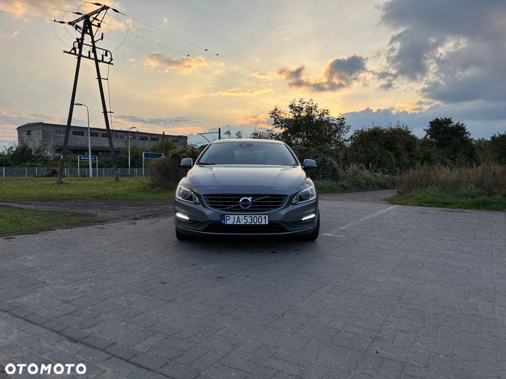 Volvo V60 D4 Momentum - 5