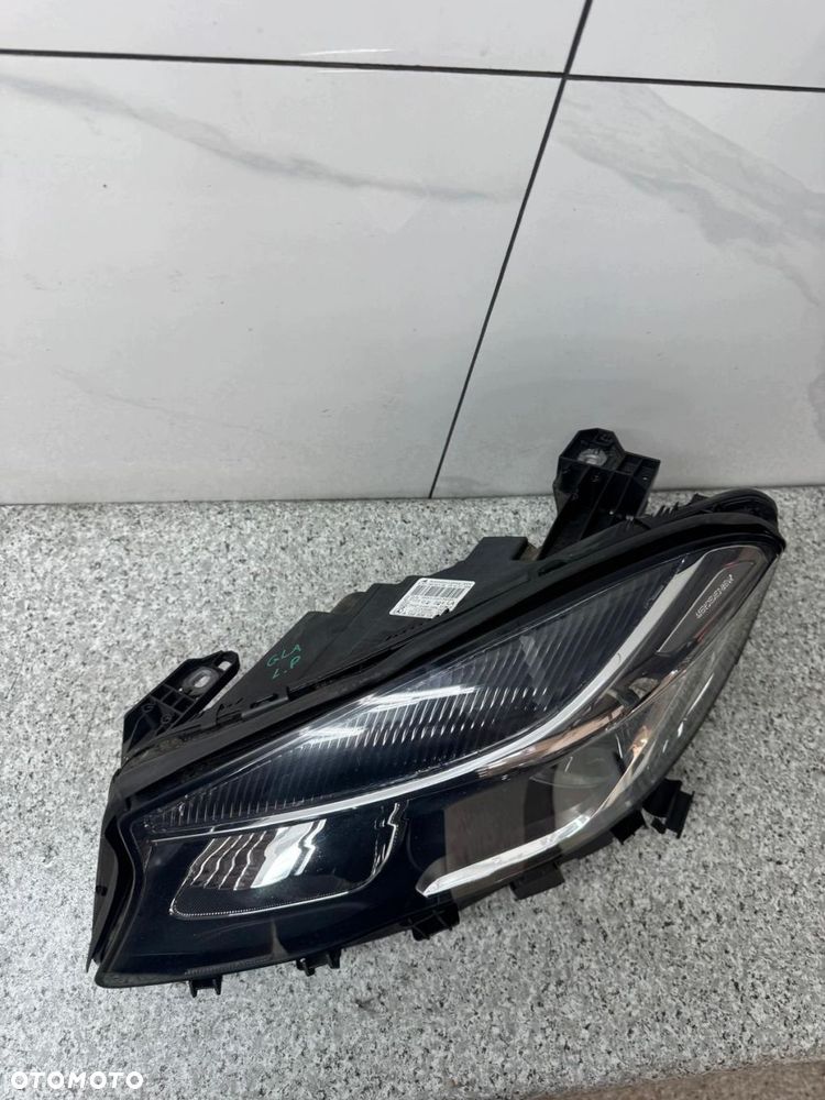 lampa lewy przód mercedes gla w156 2015-2018 a1569061300 - 10