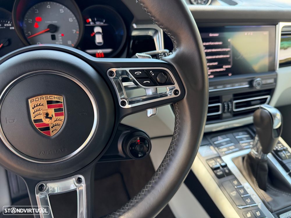 Porsche Macan S - 26