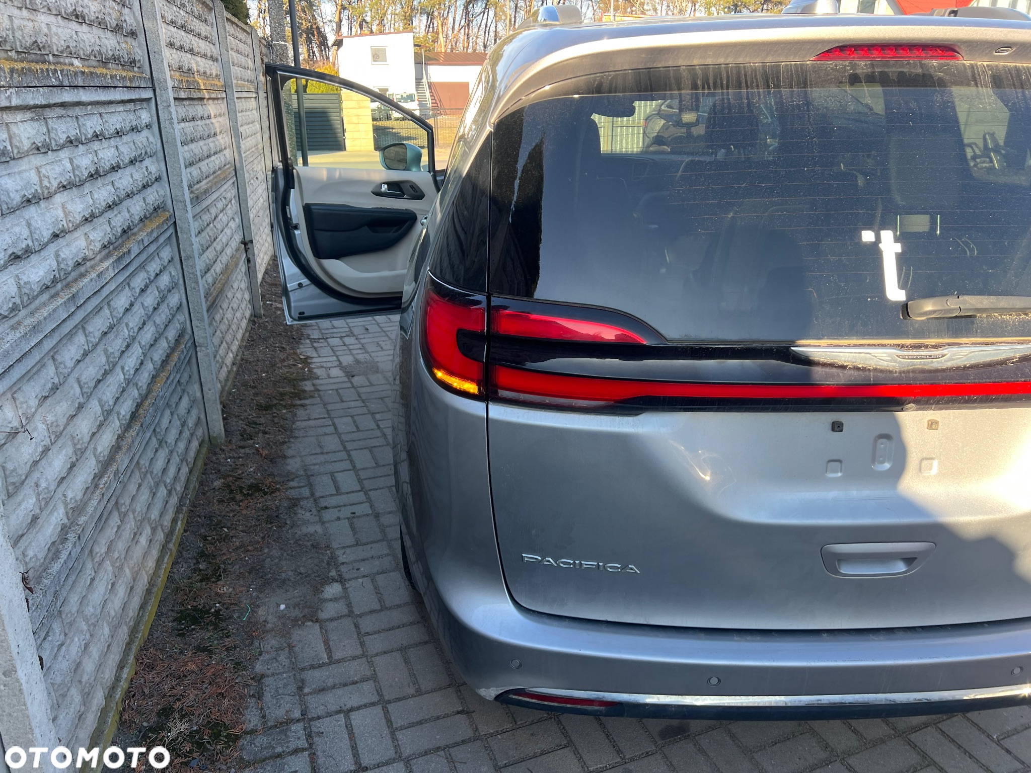 Chrysler Pacifica - 10