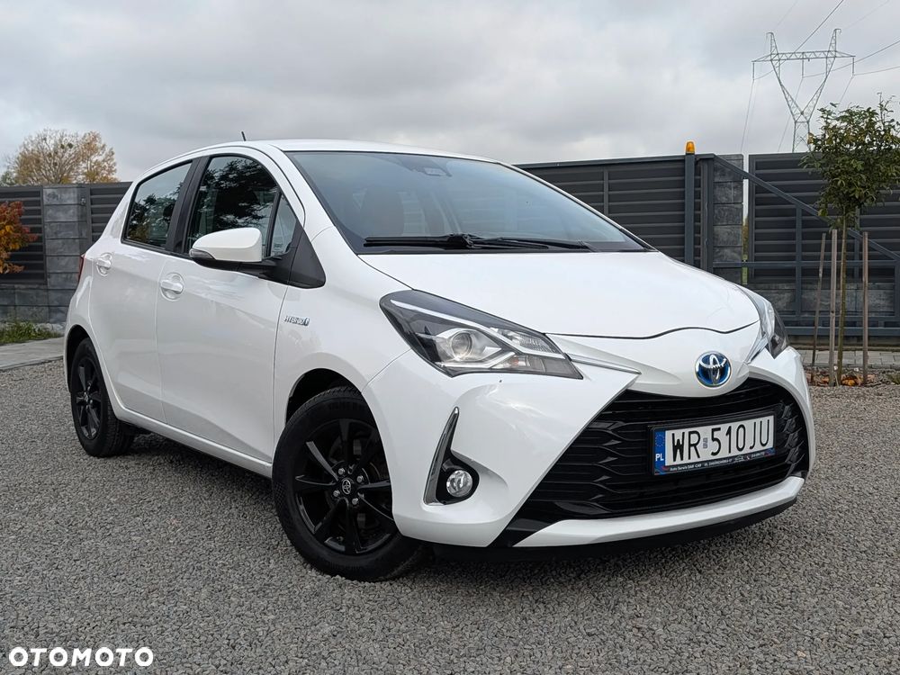 Toyota Yaris Hybrid 100 Premium - 11