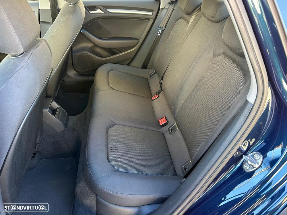 Audi A3 Limousine 30 TDI Design - 11