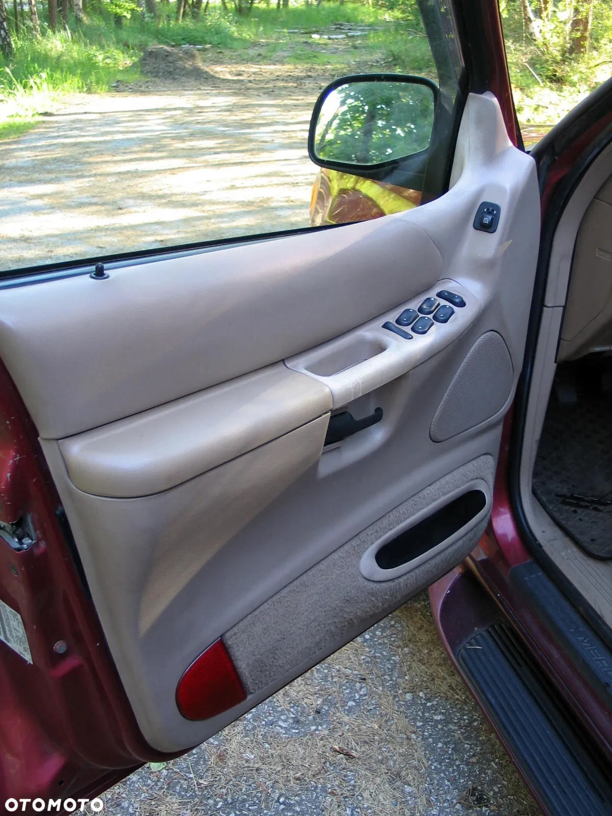 Ford Explorer - 16