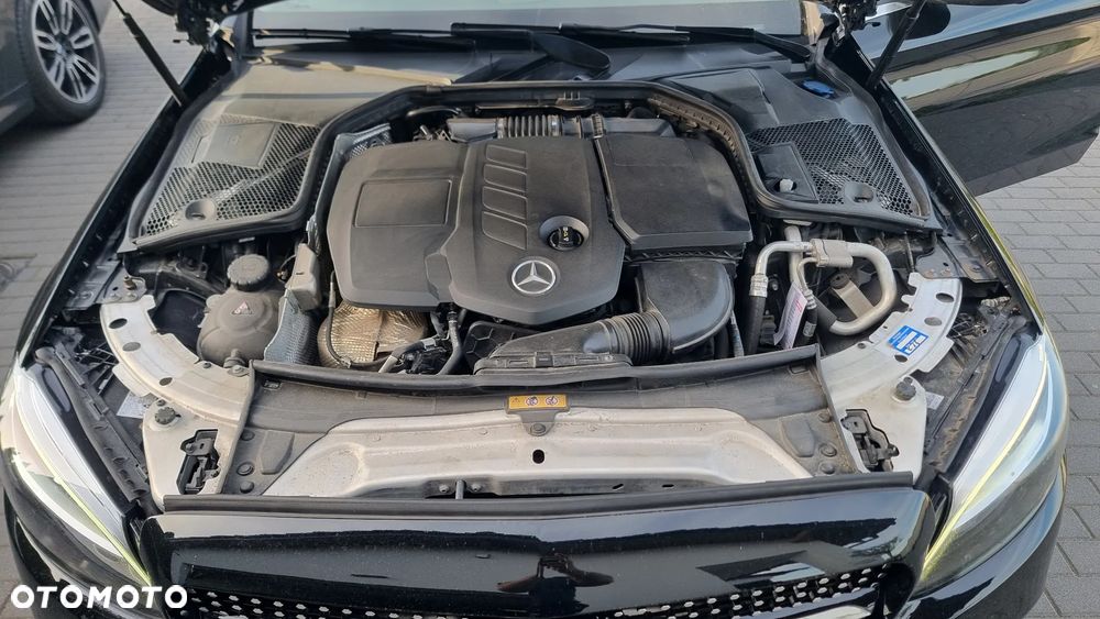 Mercedes-Benz Klasa C 220 d 9G-TRONIC - 36