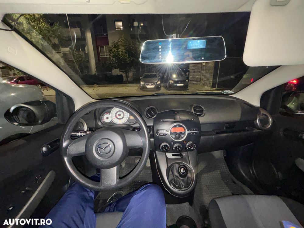 Mazda 2 - 8