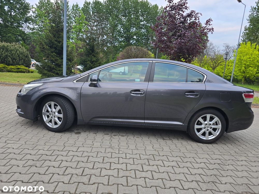 Toyota Avensis 2.0 D-4D Luna - 28