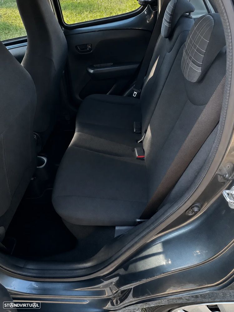 Citroën C1 1.0 VTi Feel S&S - 6