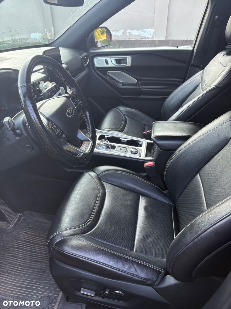 Ford Explorer - 29