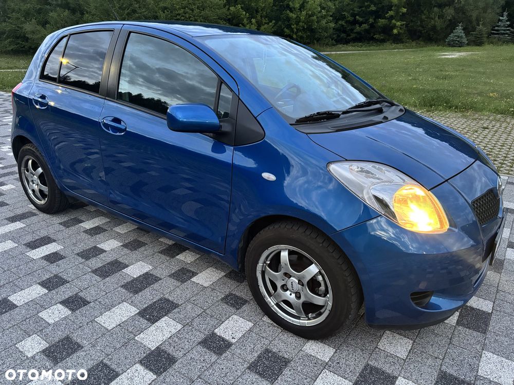 Toyota Yaris - 1