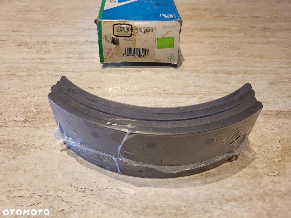 15775 Zestaw Okładzin szczęk hamulcowych VW LT 28-35 I, LT 40-55 I, TRANSPORTER T3 1.6D-2.7D 04.75-06.96 - 1