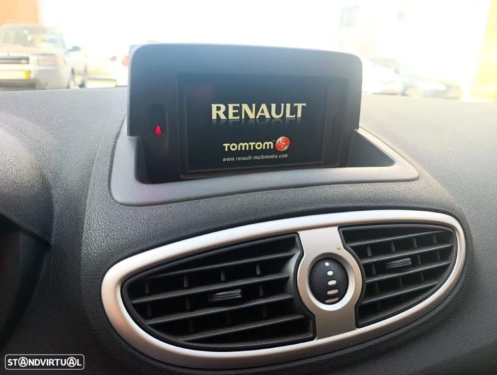 Renault Clio 1.2 16V Dynamique S - 20