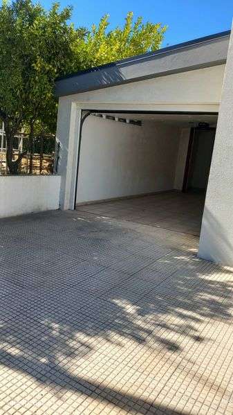 Arrendamento de moradia geminada T2 no Bairro Amizade, Rio de Loba - Grande imagem: 5/11
