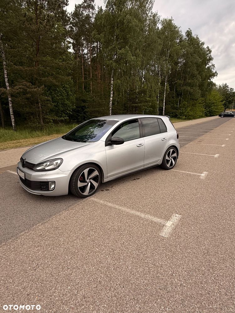 Volkswagen Golf - 2